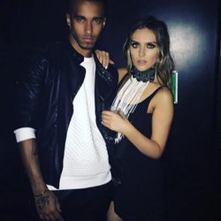 Perrie Edwards acompañada por uno de sus bailarines 