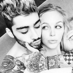 Zayn Malik con una rubia muy parecida a Perrie Edwards en actitud muy cariñosa