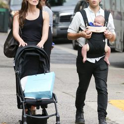 Keira Knightley y James Righton con su hija Edie en Nueva York