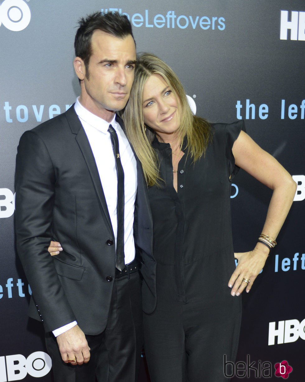 Jennifer Aniston y su marido Justin Theroux en su primera aparición en la alfombra roja