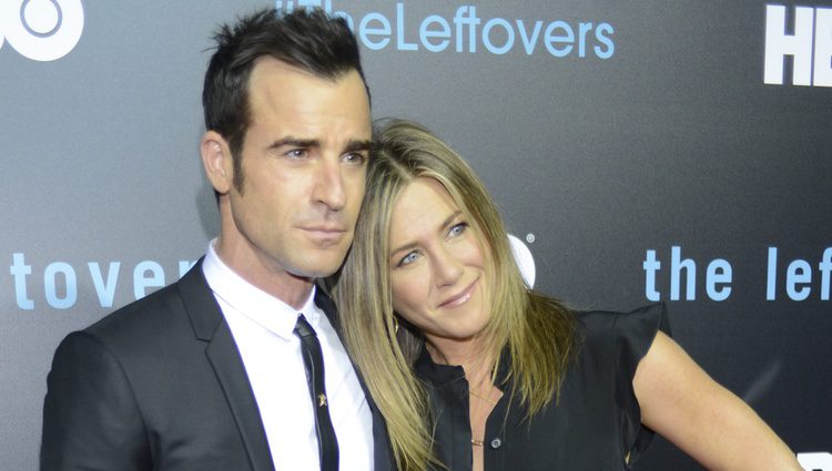 Jennifer Aniston y su marido Justin Theroux en su primera aparición en la alfombra roja