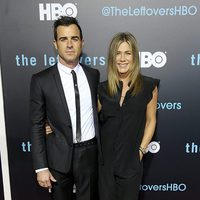 Jennifer Aniston y Justin Theroux juntos en su primera alfombra roja como casados