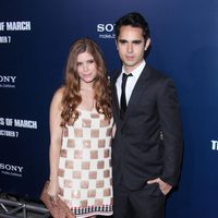 Kate Mara y Max Minghella en la premiere de 'The Ides of March' en Los Ángeles