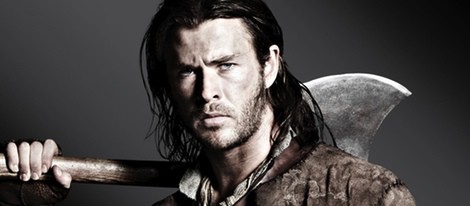 Chris Hemsworth da vida a 'El Cazador' en 'Blancanieves'