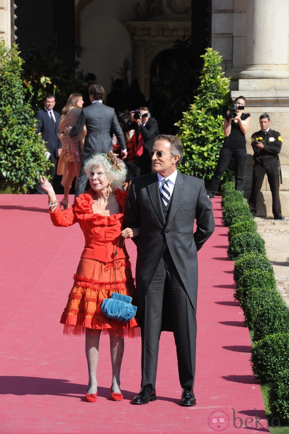 Cayetana de Alba y Alfonso Díez, en la boda de Rafa Medina