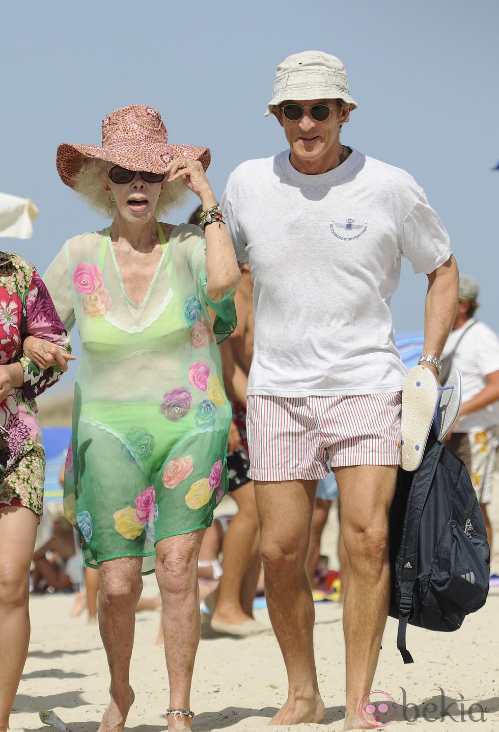 Alfonso y Cayetana en la playa de Formentera en 2010