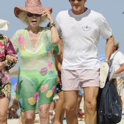 Alfonso y Cayetana en la playa de Formentera en 2010