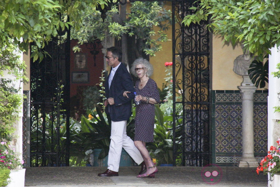 Alfonso Díez y Cayetana de Alba en el Palacio de Dueñas, 2010