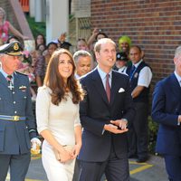 Los Duques de Cambridge reaparecen con la visita a un hospital en Surrey