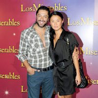 Rafael Amargo y su novia en el estreno de 'Los Miserables' en Barcelona