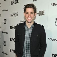 John Krasinski, de 'The Office', en la fiesta de 'Rage'