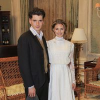 Yon González y Amaia Salamanca en la serie de Antena 3 'Gran Hotel'