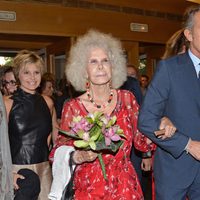 La duquesa de Alba y Alfonso Díez en la presentación de la ópera 'Las bodas de fígaro'