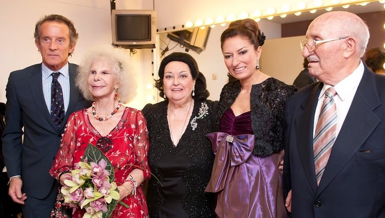 Alfonso Díez, Cayetana de Alba, Montserrat Caballé y Montserrat Martí en Sevilla