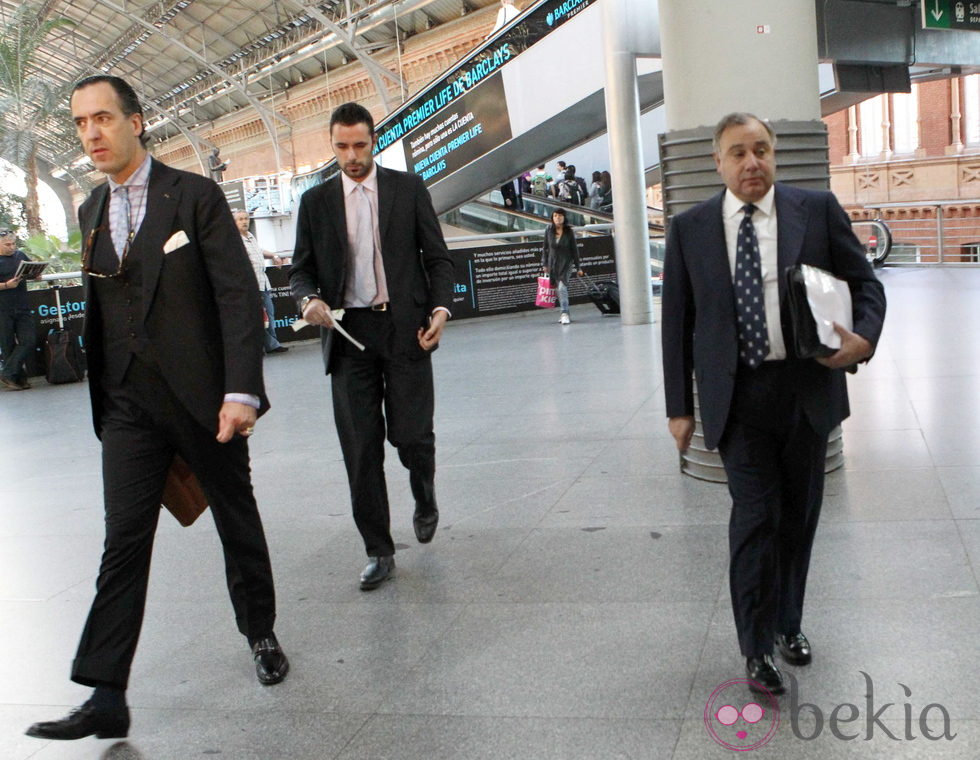 Fernando Martínez de Irujo y Jaime de Marichalar en la estación de Atocha