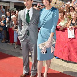 El torero Cayetano Rivera y Eva González en la boda de la duquesa de Alba y Alfonso Díez