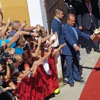 Doña Cayetana de Alba y Alfonso Díez, a la salida de su enlace en el Palacio de las Dueñas en Sevilla