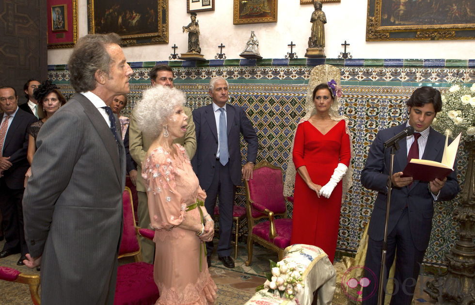 Francisco Rivera leyendo en el enlace de Cayetana de Alba y Alfonso Díez