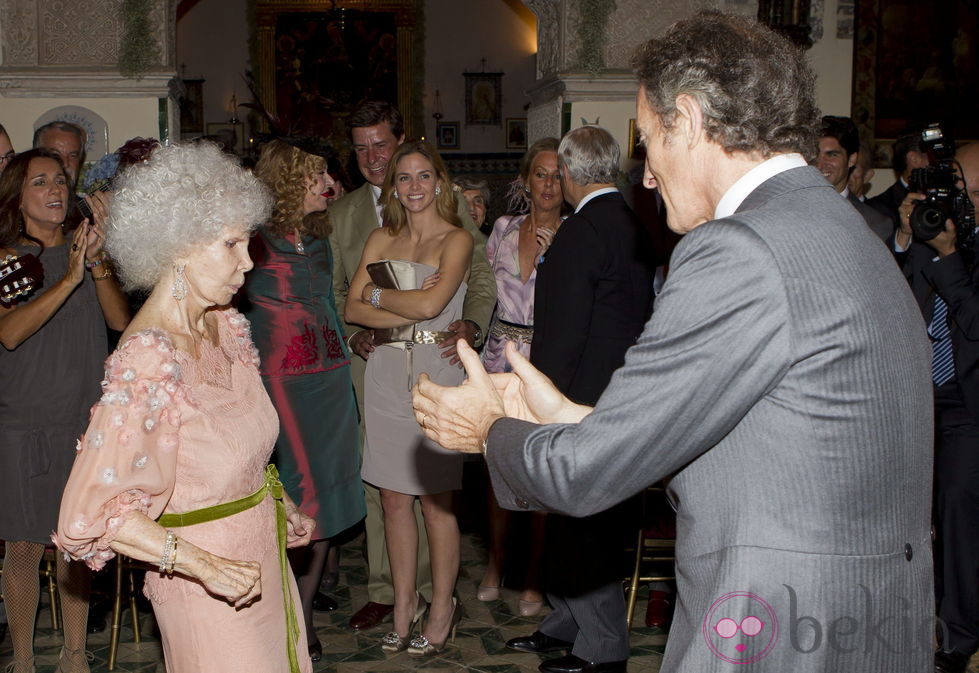 Cayetana y Alfonso, felices ante todos sus invitados