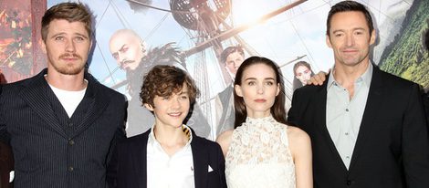 El elenco de 'Pan' en el estreno de la película