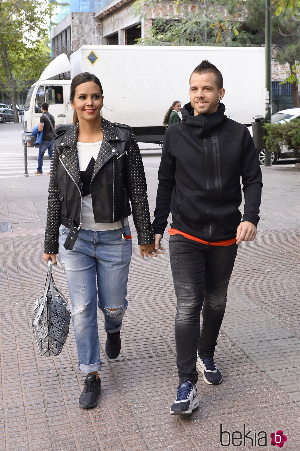 Cristina Pedroche y David Muñoz pasean cogidos de la mano