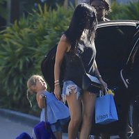 Penelope Disick se golpea durante su paseo con Kourtney Kardashian