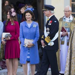 La Reina Silvia y el Rey Carlos XVI en el bautizo del Prícipe Nicolás Pablo Gustavo de Suecia 