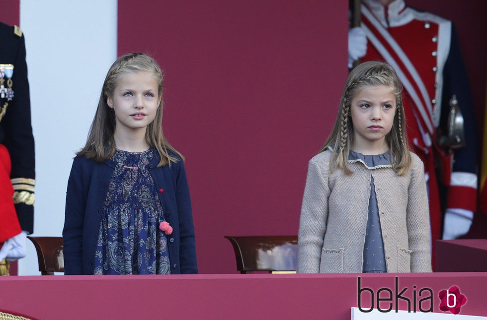 La Princesa Leonor y la Infanta Sofía en el Día de la Hispanidad 2015