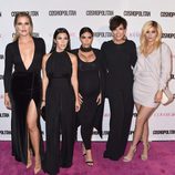 Kris, Kourtney, Kim, Khloe y Kendall en la fiesta 50 aniversario de Cosmopolitan