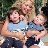 Shakira promocionando el videojuego 'Love Rocks' con sus hijos Milan y Sasha