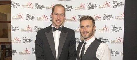 El Príncipe Guillermo de Inglaterra y Gary Barlow en una gala benéfica en Londres