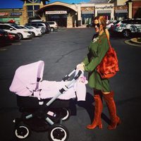 El primer paseo de Tamara Gorro con su hija Shaila