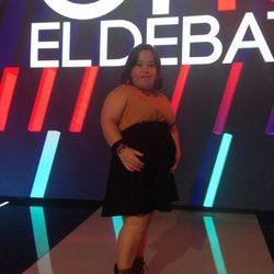 Chiqui luciendo embarazo en el debate de 'Gran Hermano 16'