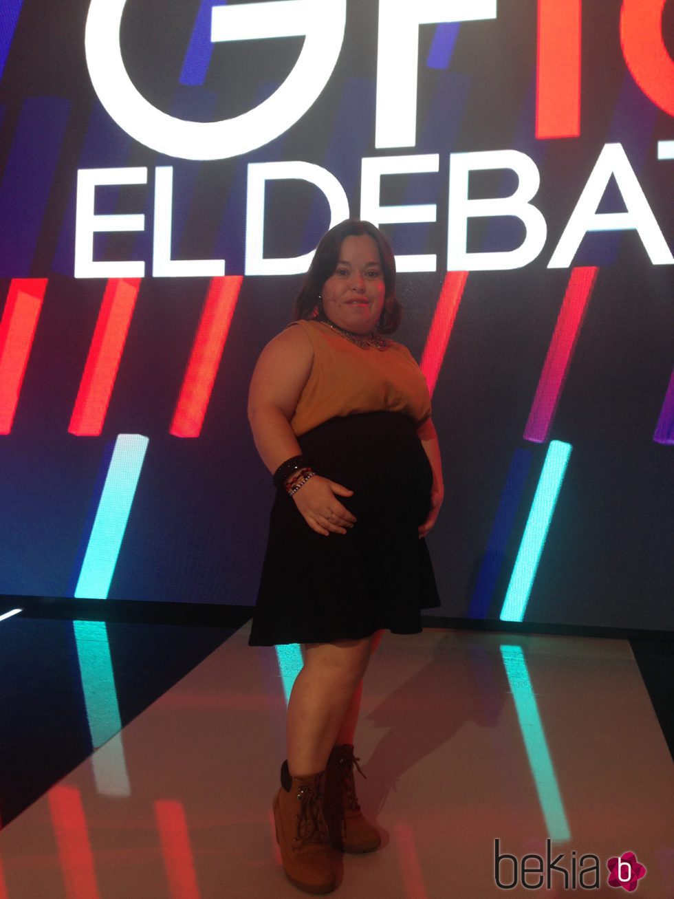 Chiqui luciendo embarazo en el debate de 'Gran Hermano 16'