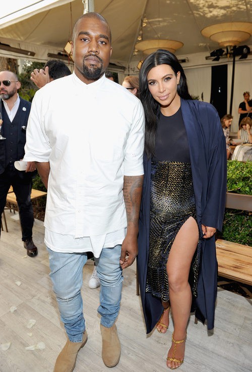 Kim Kardashian y Kanye West en un evento de la publicación Vogue