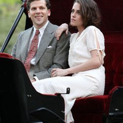 Kristen Stewart y Jesse Eisenberg en el rodaje de su nueva película