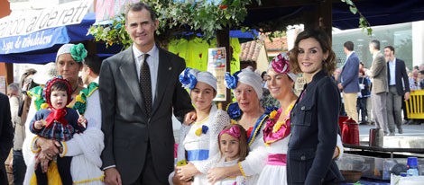 Los Reyes Felipe y Letizia en la entrega del Pueblo Ejemplar de Asturias a Colombres