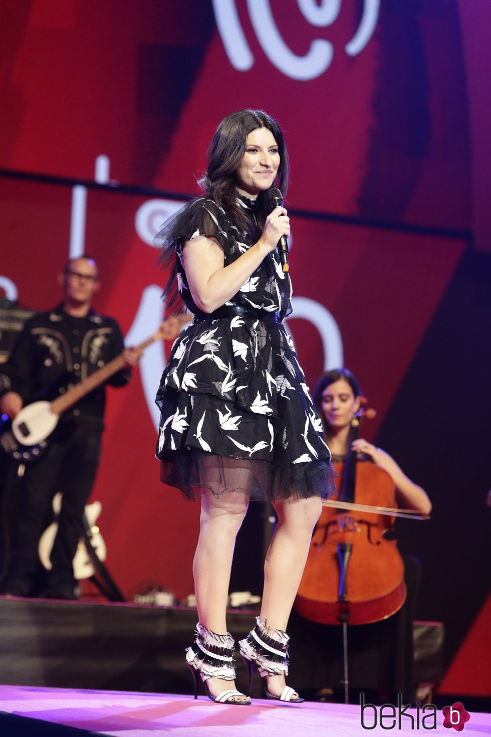 Laura Pausini en el concierto 'Por ellas' de Cadena 100 2015