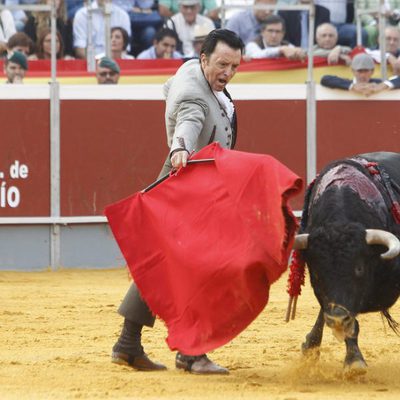 José Ortega Cano vuelve a los ruedos apoyado por su familia