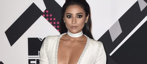 Shay Mitchell en los los MTV EMA 2015.