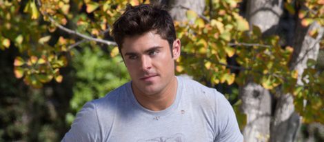 Zac Efron corre durante el rodaje de 'Malditos Vecinos 2'