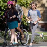 Chloe Moretz corriendo en el rodaje de 'Malditos Vecinos 2'