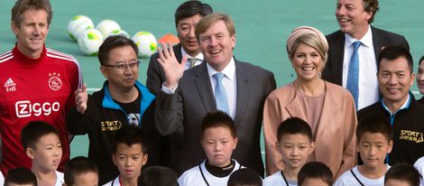 Guillermo Alejandro y Máxima de Holanda durante su Visita de Estado a China