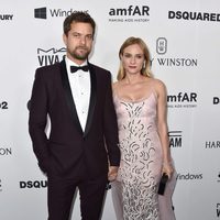 Diane Kruger y Joshua Jackson en la Gala amfAR 2015 de Los Angeles