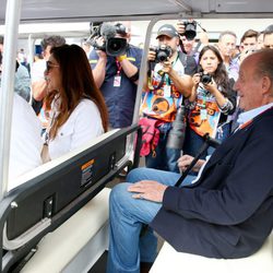 El Rey Juan Carlos recorriendo el circuito del GP de México 2015