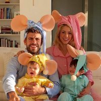 Shakira, Gerard Piqué, Milan y Sasha convertidos en la familia Topo Gigio por Halloween 2015