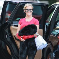 Reese Witherspoon llegando a una fiesta de Halloween 2015