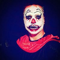 David Bustamante disfrazado de payaso diabólico para celebrar Halloween 2015