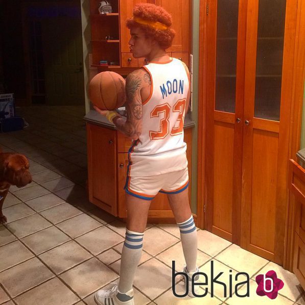 Justin Bieber disfrazado de Jackie Moon en Halloween 2015