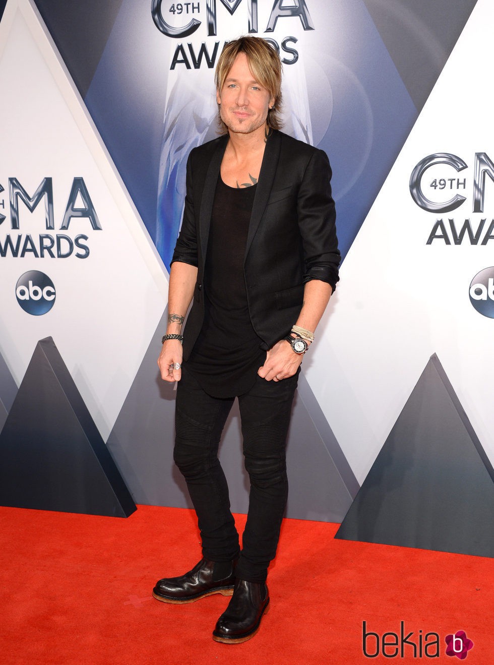 Keith Urban en la alfombra roja de los CMA Awards 2015